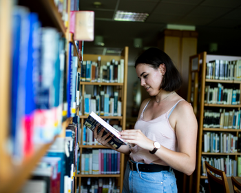 Könyvtár és Tudásközpont